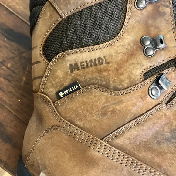 Meindl Men's EuroLight Insulated Brown and Black Hiking Boots - Picture 7 of 8